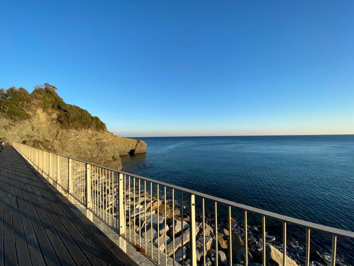 Il Mare In Piazza Apartment Albisola Superiore Exterior photo